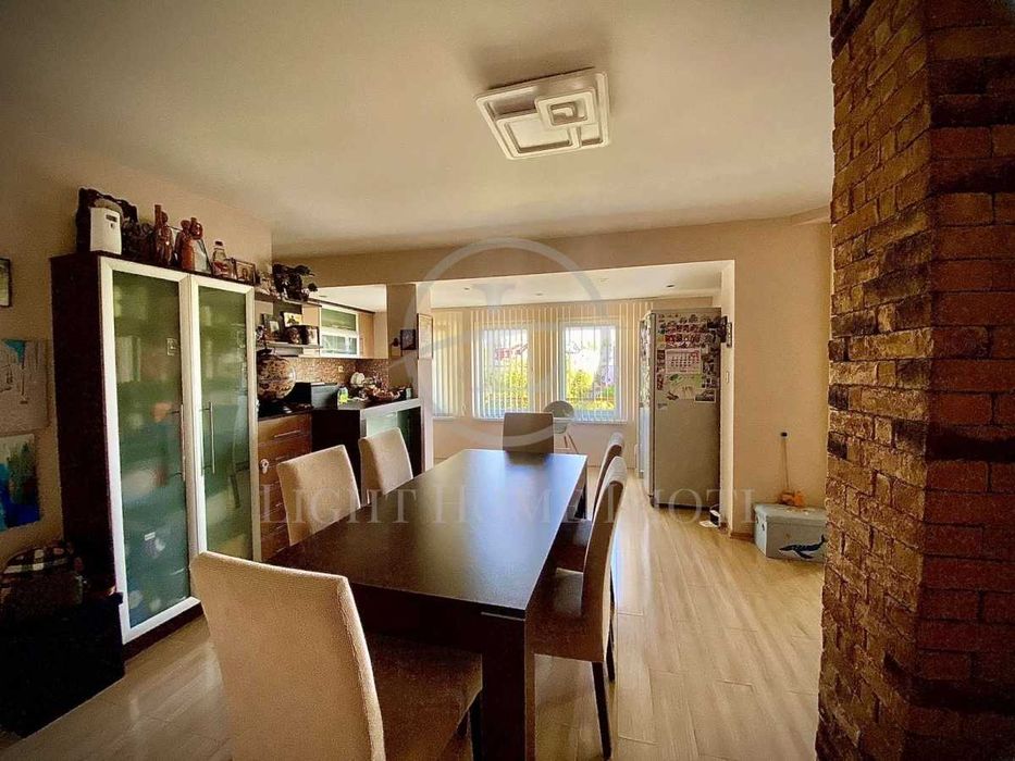 Продава се Тристаен апартамент в Пловдив, Въстанически - 120 кв.м за 1584 €/кв.м - Снимка #4