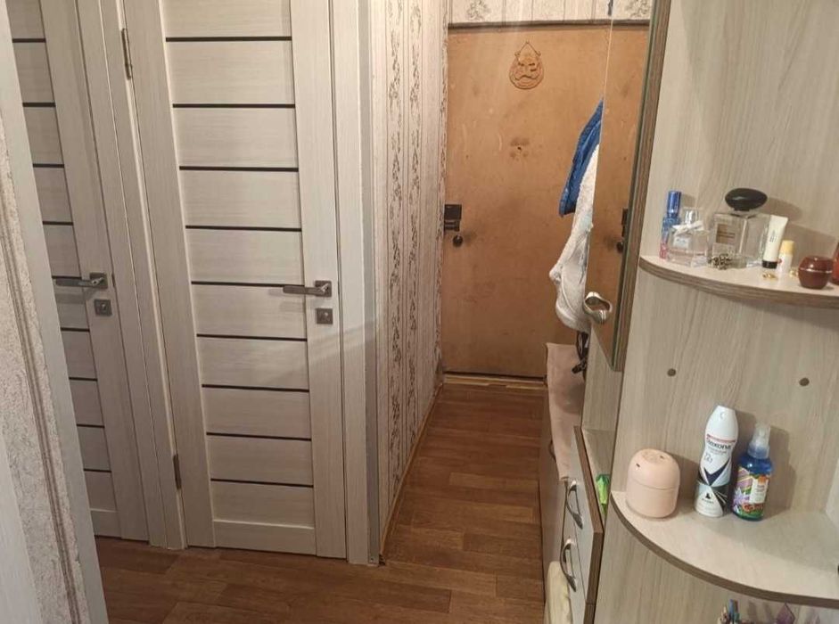 Продам 2 ком у стадиона карасай