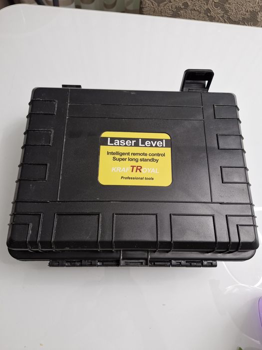 Продавам  лазерен  нивелир