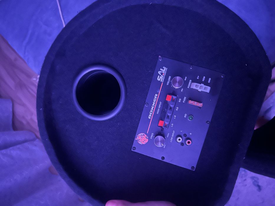 Vand boxe ,tun de bass si statie