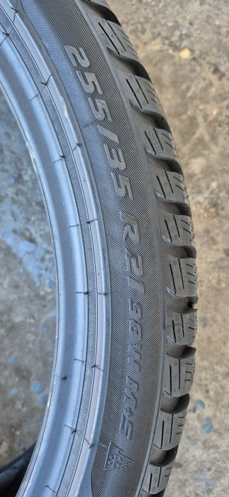 4 anvelope iarna noi  Pirelli,255/35/21,dot 2022.Pretul este pe bucata