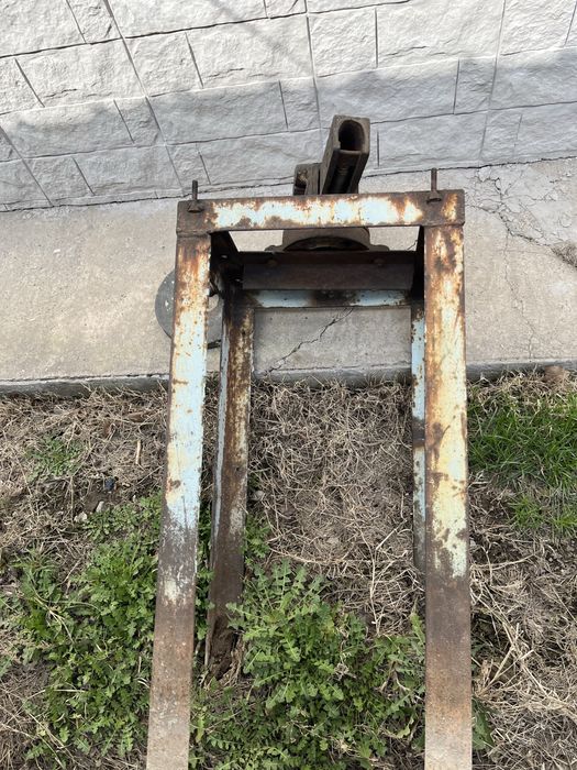 Продам металический тиса