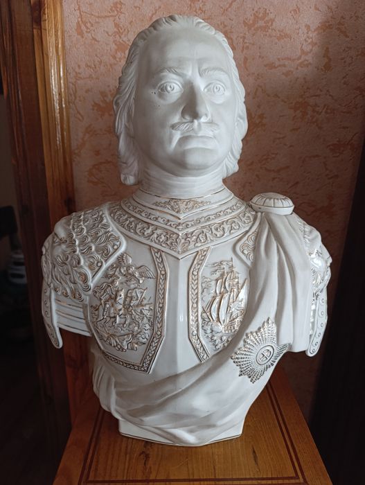 Статуэтки в ассортименте