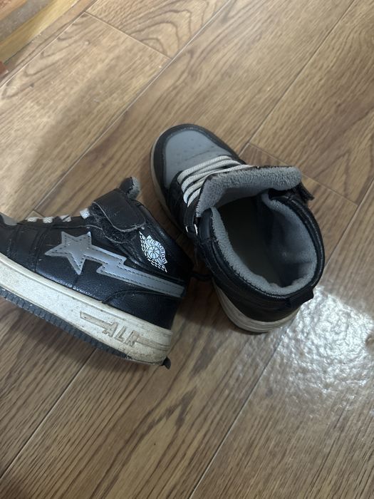 Кроссовки ребенку