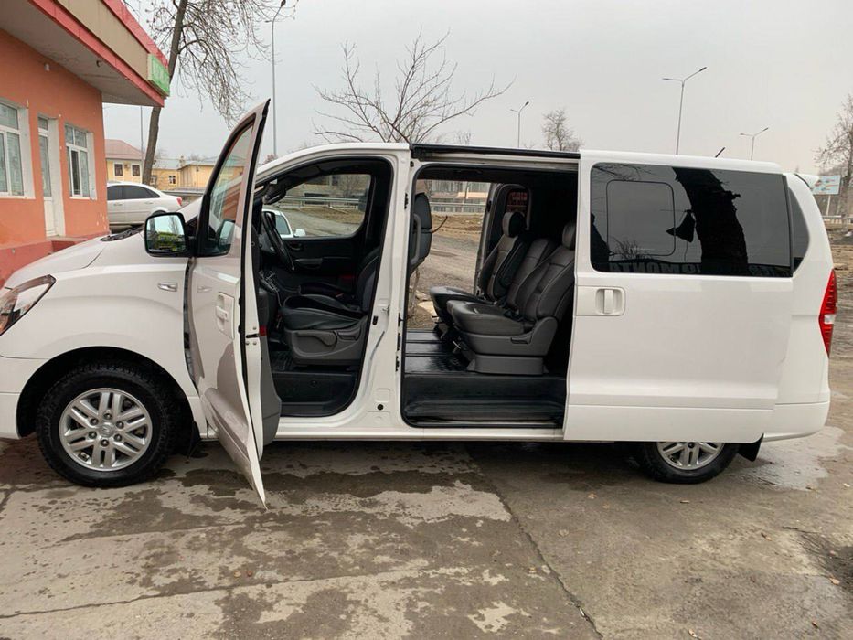 продам автомобиль Hundai H-1