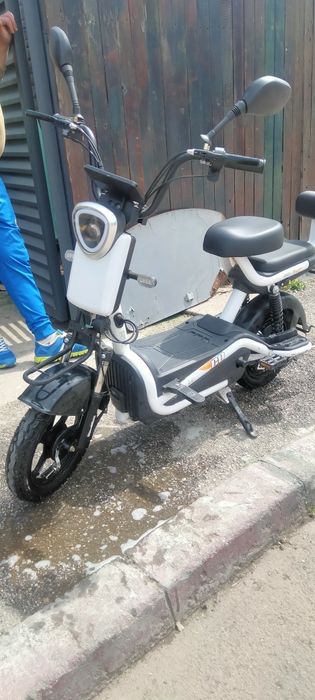 Scooter Electric Super Go 350 W  48V 20 Ah viteză 25