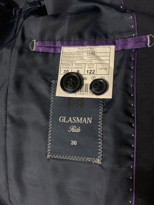 Продам школьный костюм 128 рост