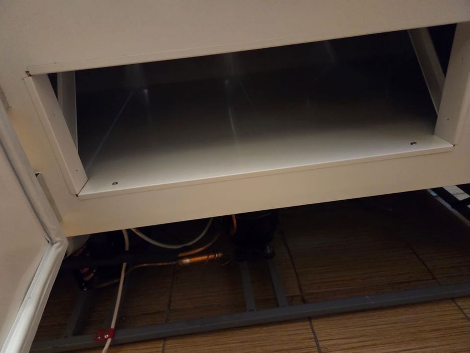 Холодильник витринный