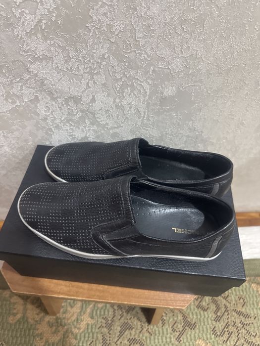 Коженные черный туфли