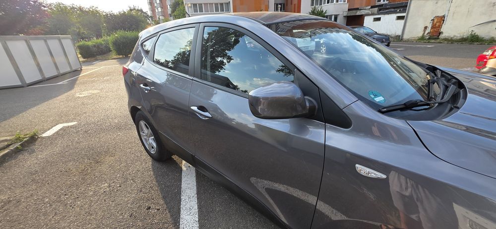 Vand Hyundai ix35 tucson 2015 1.6 GDI benzina 120000 km stare excelentă