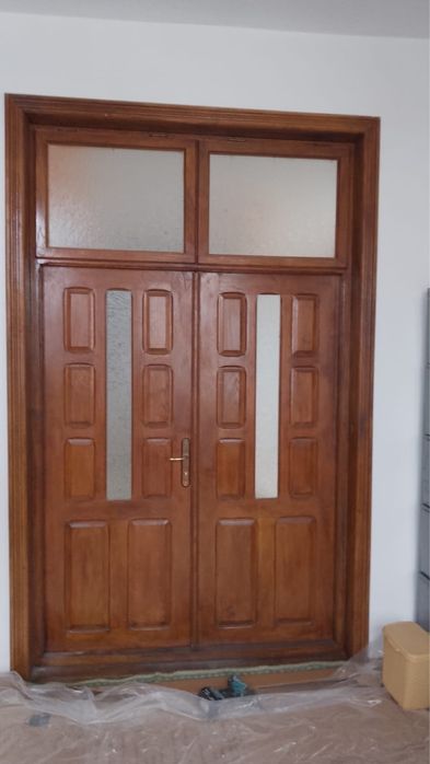 Vand usa dubla de sterjar cu iluminat deasupra