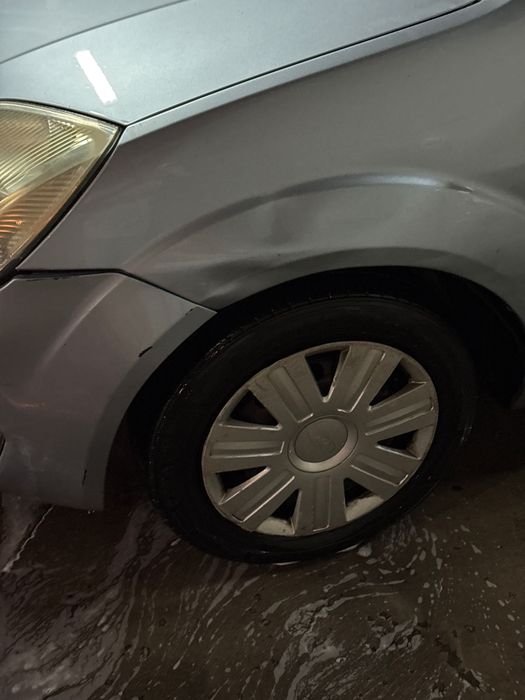 Ford Fiesta 1.3 benzină 2005