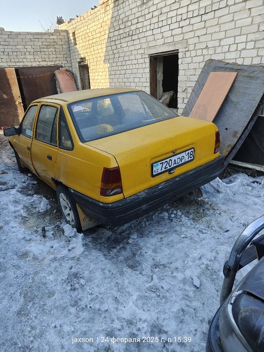 Продам автомобиль Daewoo Racer.м
