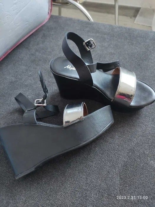 Sandale Nr 36,piele lacuita