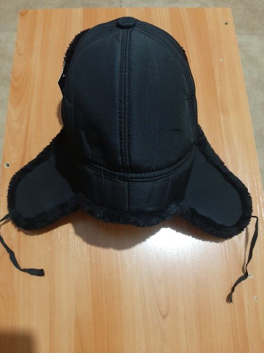 Шапки. НОВЫЕ. Зима. 56 размер.