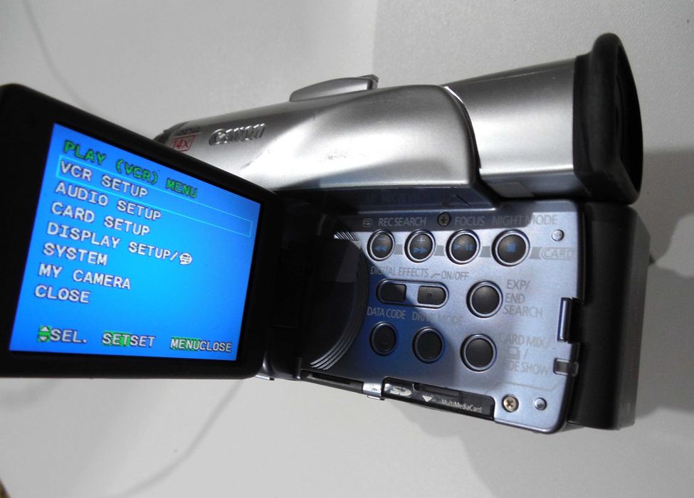 Vand miniDV camera Canon MVX200 si telecomanda
