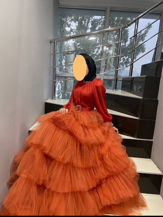 Продаётся вечерние платья