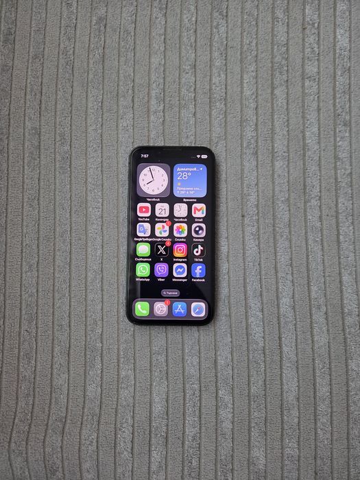 Продавам iPhone 13mini  256gb в отлично състояние!