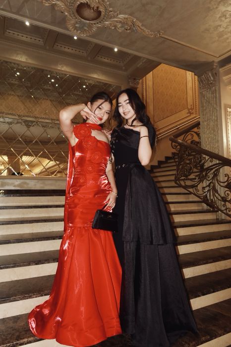 Вечернее платье,эксклюзив,шлейф снимается,одевала 1 раз(запаха нет)