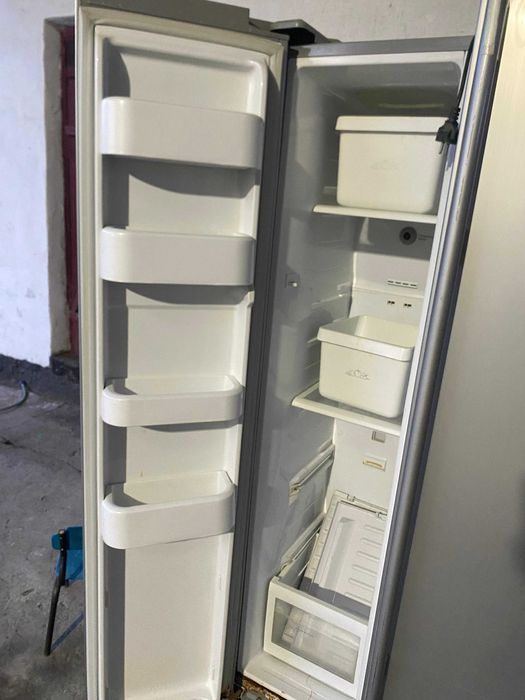 Холодильник Samsung.