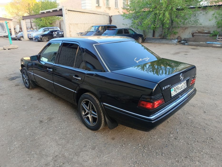 Продам Мерседес w124 3.0