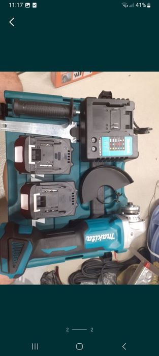 Flex MAKITA cu 2 acumulatori,turație variabilă și pornire lentă