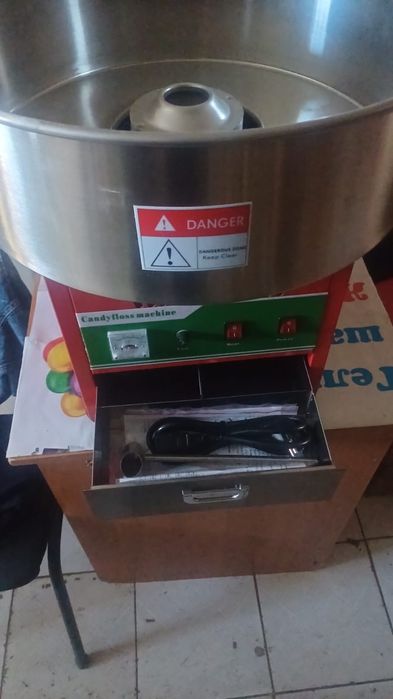 Холодильники и морожный аппарат