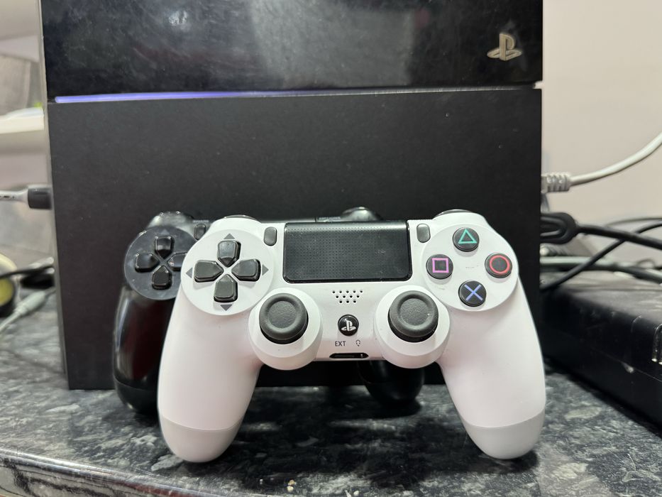 Ps4 2 джойстика, игры, гарантия