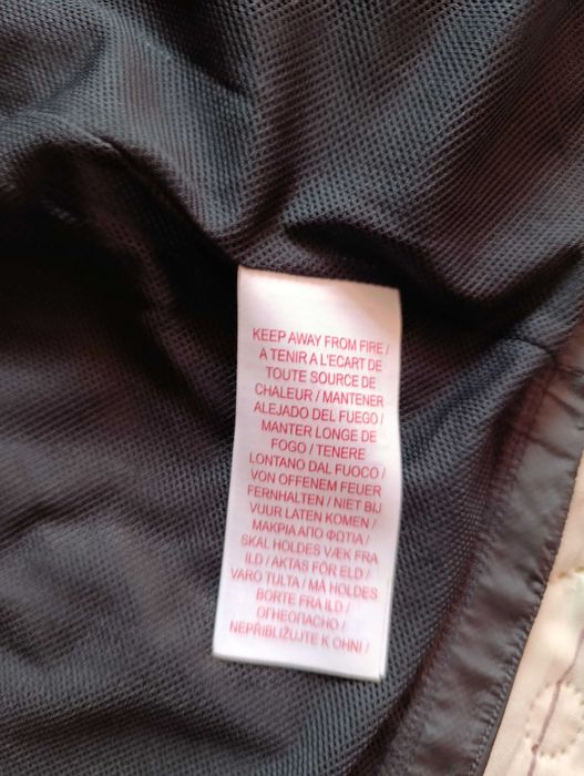 Оригинална детска ветровка Nike .