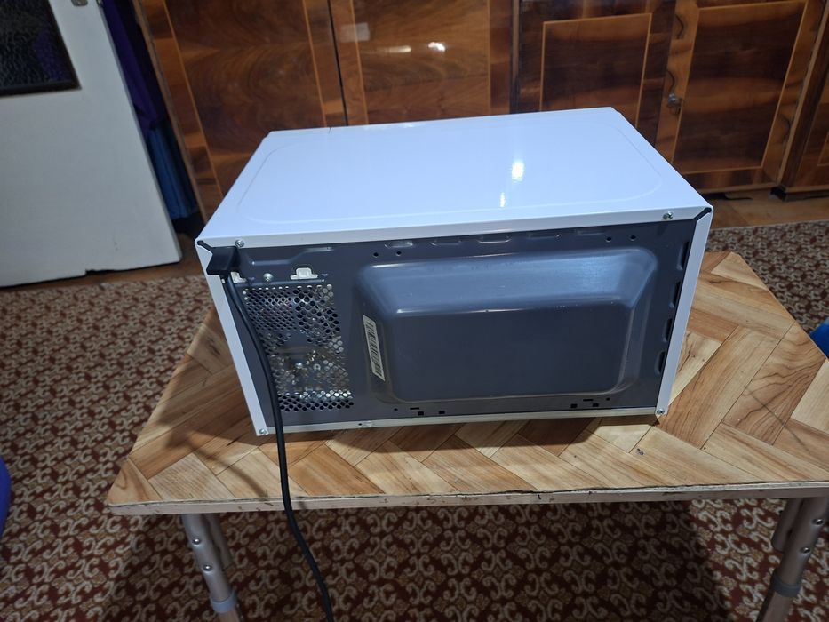 Cuptor cu microunde Sharp 150 lei