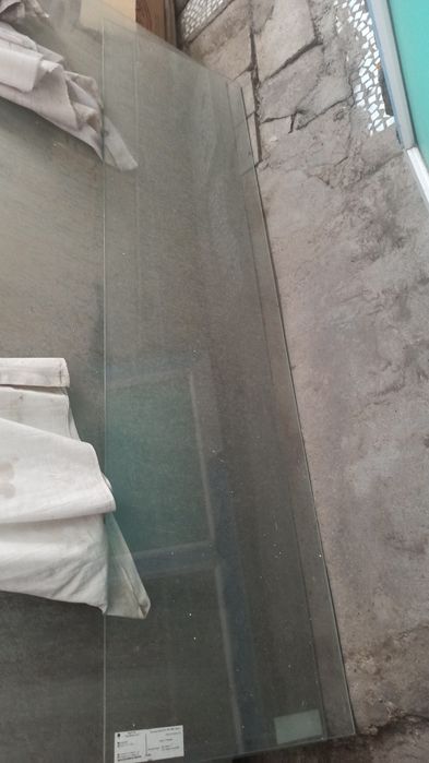 Продам стекло 2 штуки