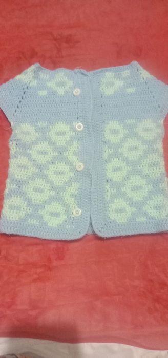 Qo‘lda to‘qilgan kiyim-kechakla bor