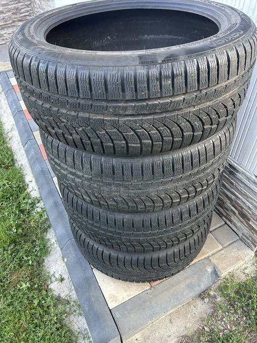 Vand cauciucuri  iarna 235/45 r19 ca noi