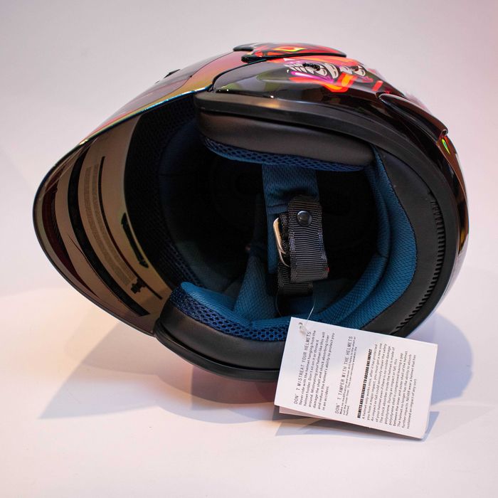 Каска за мотор пистов , скутер , ел. тротинетка др. ( Размер L 59-60 )