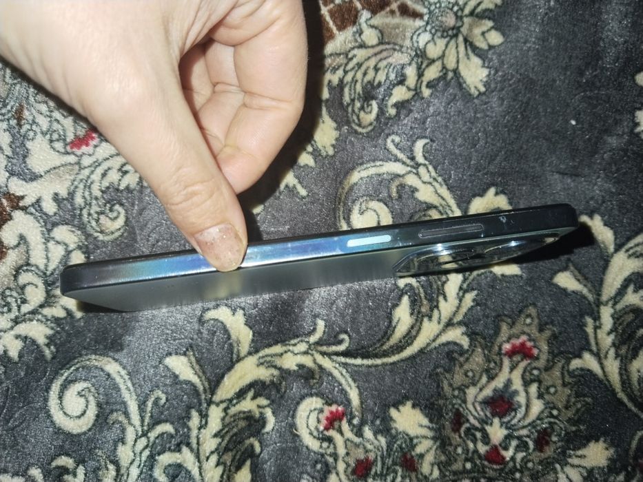 Infinix hot 40i izlashi idyal holati yaxshi ayol kishi 6 oy ishlatkan