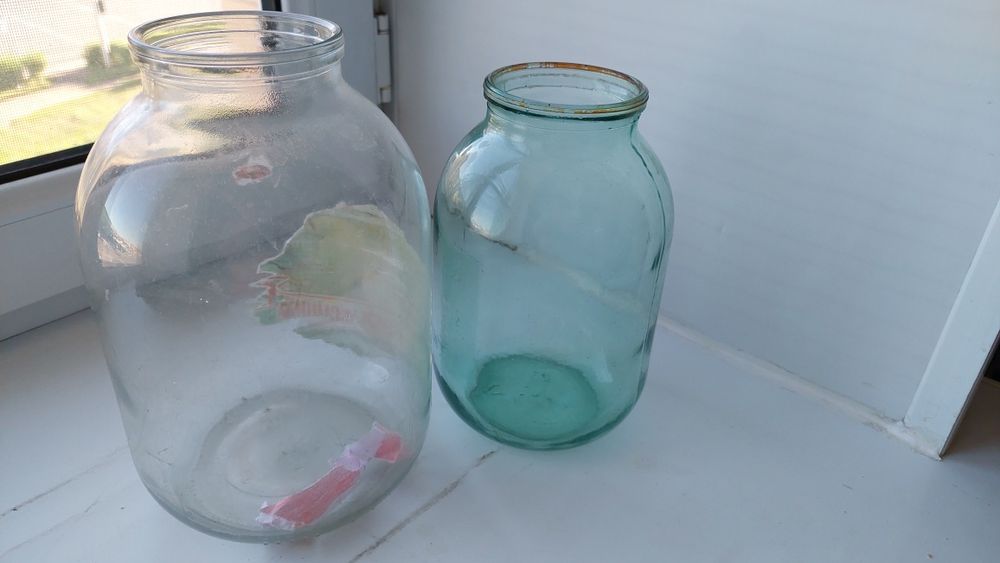 Продам банки 2 ,3 литровый