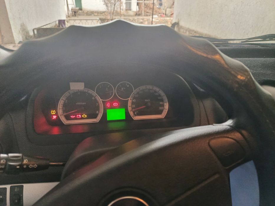 Yangi holatdagi Neksiya 3 sotiladi holati ideal yurgani 10000 ming