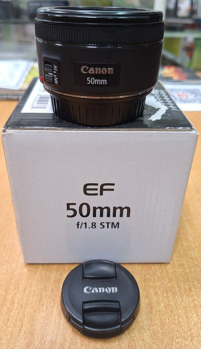 Canon EF 50mm F/1.8 STM (отличный портретник,сост хорошее,бесш мотор)