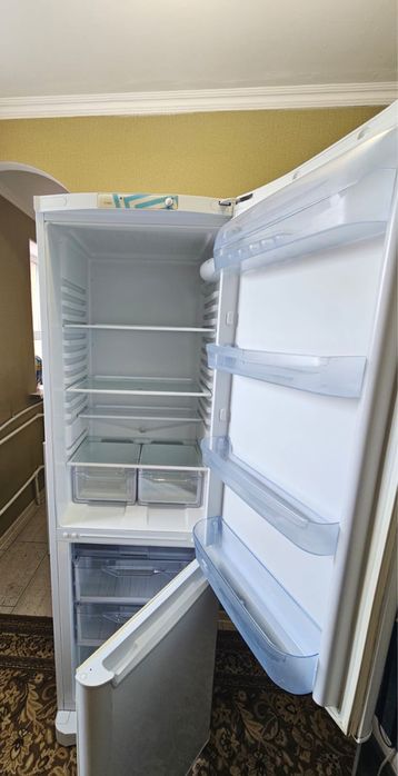 Продам ходильник индезит