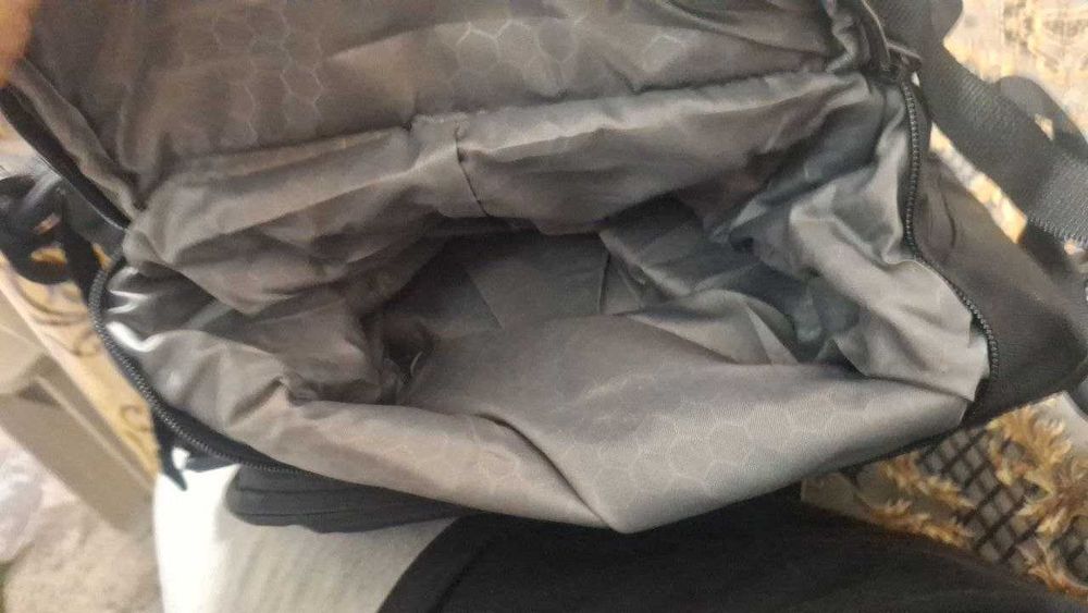 Новый городской Рюкзак сумка  ручная кладь  есть для ноутбука карман