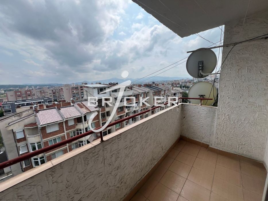 Дава се под наем Тристаен апартамент в Кърджали, Възрожденци - 80 кв.м за 229.5 € - Снимка #1