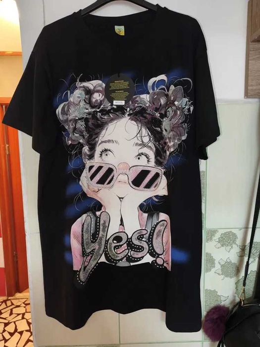 Tricou cu grafica colorata dama
