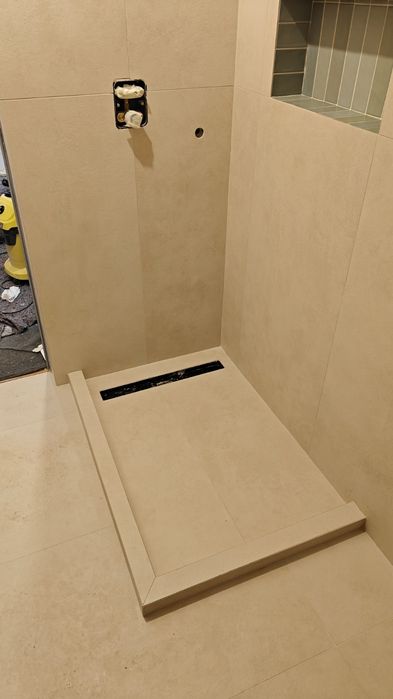Montaj gresie si faianta, placari ceramice bai si terase