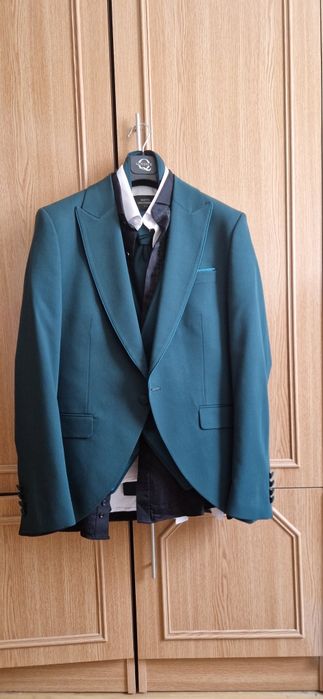 Costum nunta verde inchis