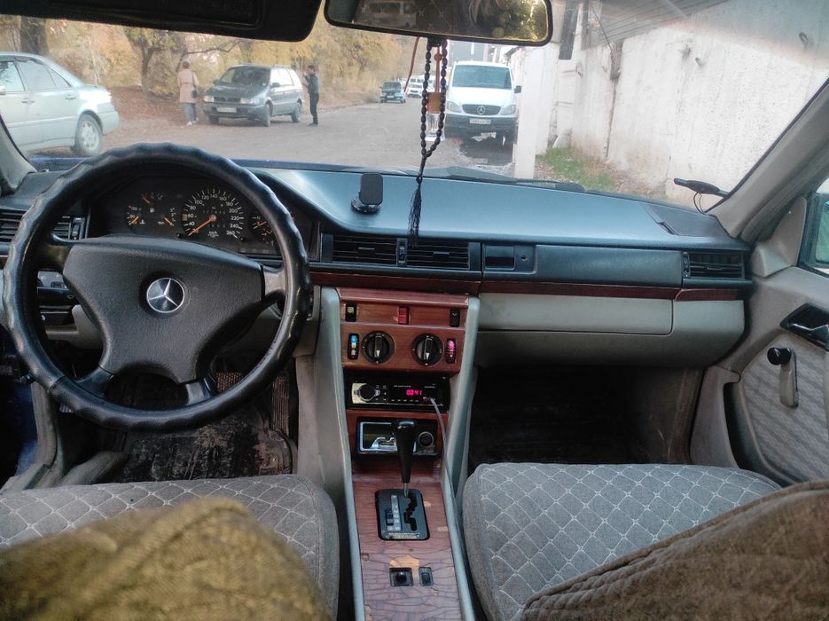 Мерседес W 124 атомат