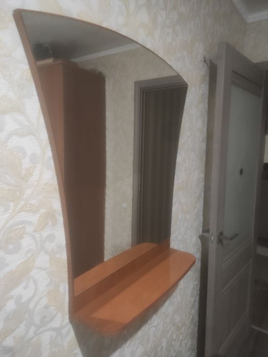 Зеркало с подставкой