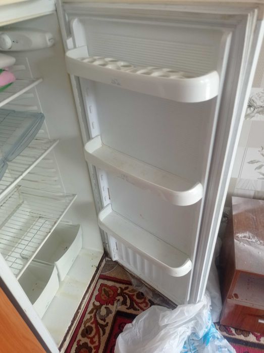 Холодильник б/у.