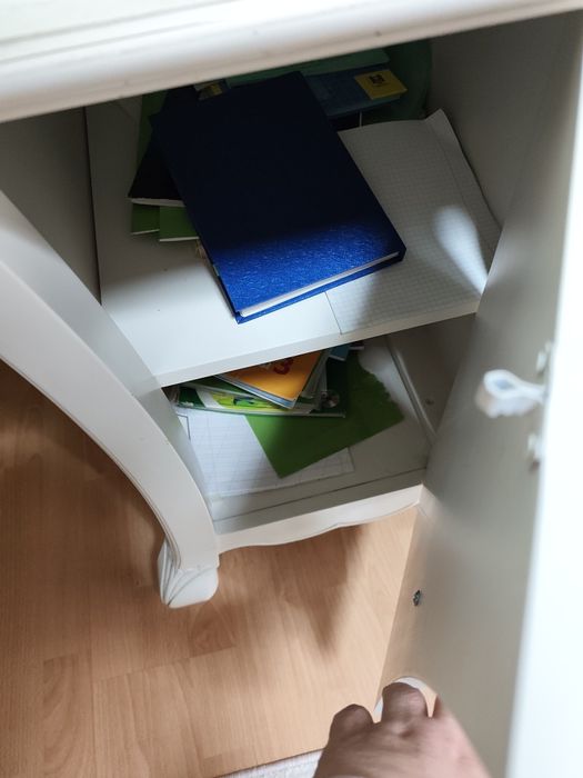 Стол письменный лерево ,Румынский