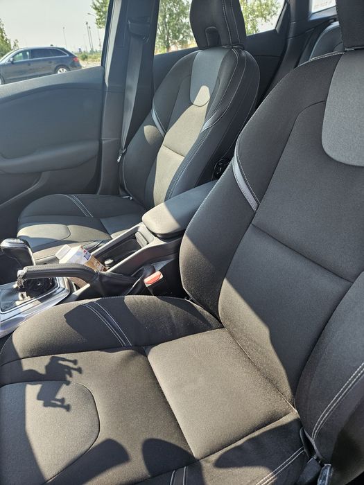 Vând Volvo v40 2015