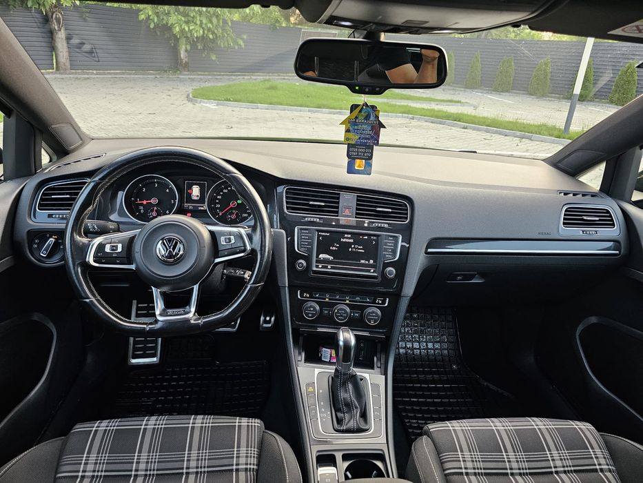 Volkswagen golg GTD , 2016, panoramic , Bixenon , navi